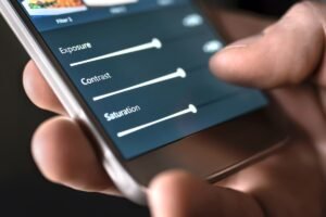 Read more about the article 6 Best AI Video Editing Apps in 2025 That Will Save You Hours (No Learning Curve Needed)