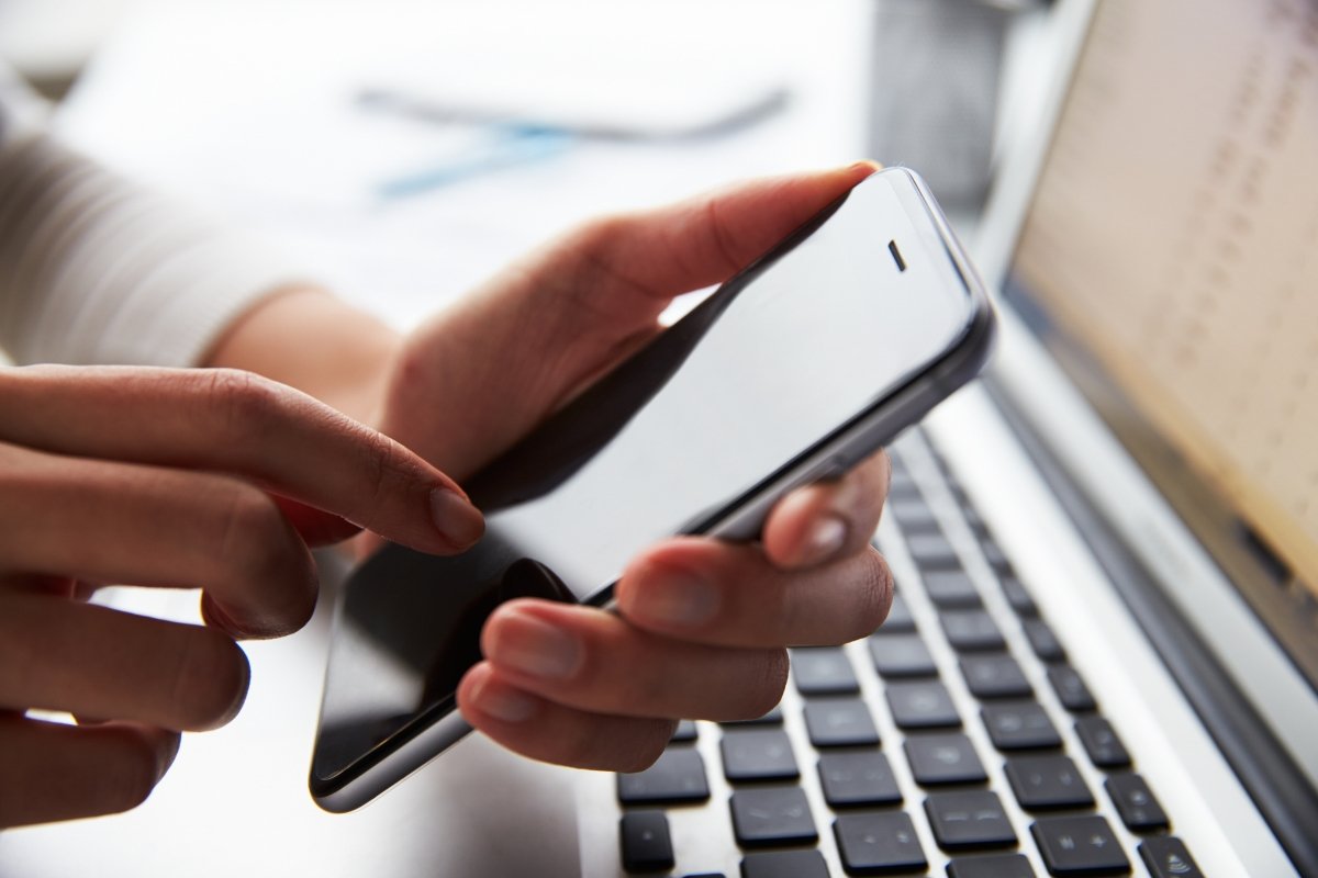 You are currently viewing Top 5 HP Mobile Phones in 2025|Smart, Stylish & AI-Powered